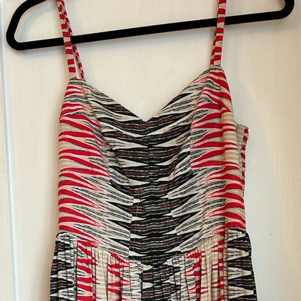 Stylish and fun a-line dress for any Spring or Summertime event!